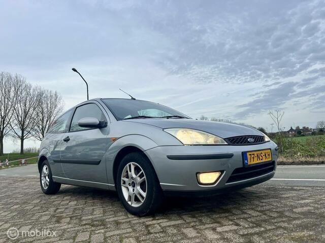 Occasion Ford Focus Collection 101 PK (74 kW) 2004 Grijs Hatchback