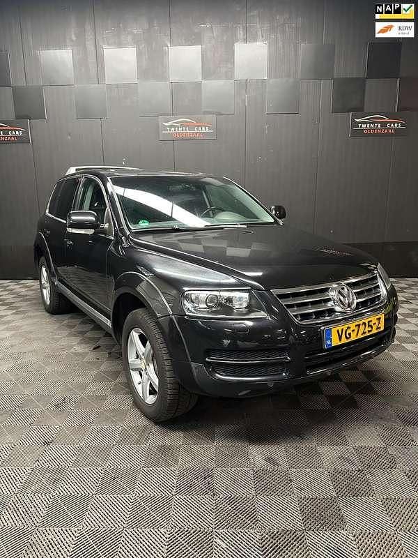 Zwart Gebruikt 2006 VW Touareg SUV | € 6.950 (Eerlijke prijs) - Afbeelding 1/4