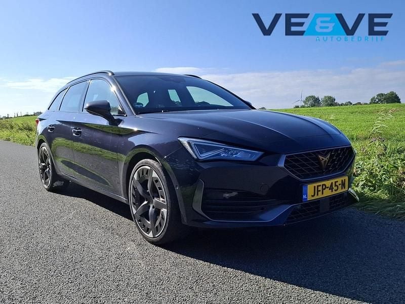 Blauw Gebruikt 2022 Cupra Leon VZ Stationwagen | € 24.995 (Eerlijke prijs) - Afbeelding 1/4