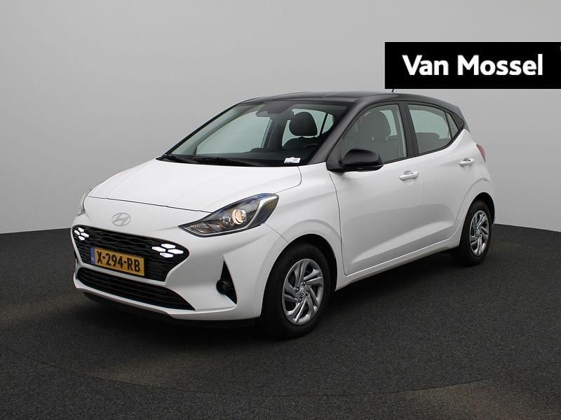 Wit Gebruikt 2024 Hyundai i10 Premium Hatchback | € 18.240 (Eerlijke prijs) - Afbeelding 1/4