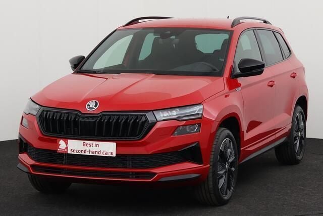 Rood Gebruikt 2024 Skoda Karoq SportLine SUV | € 36.995 - Afbeelding 1/4