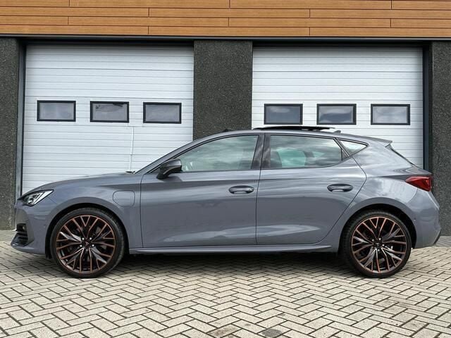 Occasion Cupra Leon VZ 245 PK (180 kW) 2021 Grijs Hatchback