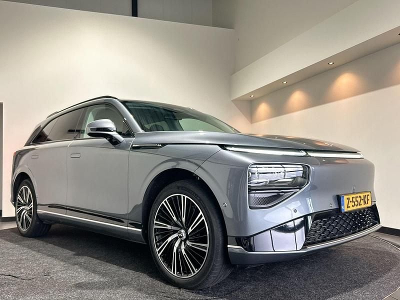Grijs Occasion 2024 XPENG G9 RWD Long Range SUV | € 49.950 (Eerlijke prijs) - Afbeelding 1/4