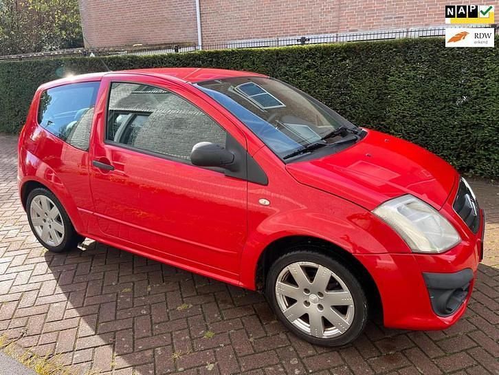 Rood Gebruikt 2008 Citroën C2 Furio Hatchback | € 1.400 (Eerlijke prijs) - Afbeelding 1/4