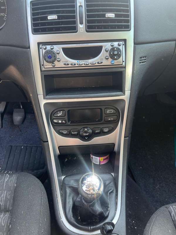 Grijs Gebruikt 2003 Peugeot 307 Hatchback | € 1.200 (Goede deal) - Afbeelding 1/4
