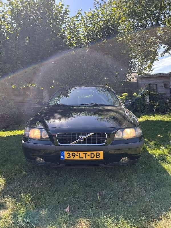 Zwart Gebruikt 2003 Volvo S60 Sedan | € 2.499 (Iets duurder) - Afbeelding 1/4