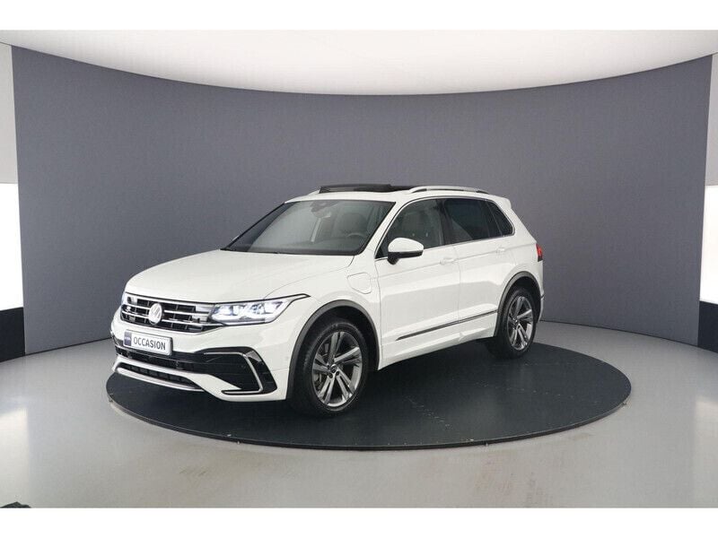 Pure white Gebruikt 2022 VW Tiguan Business SUV | € 41.900 (Duur) - Afbeelding 1/4
