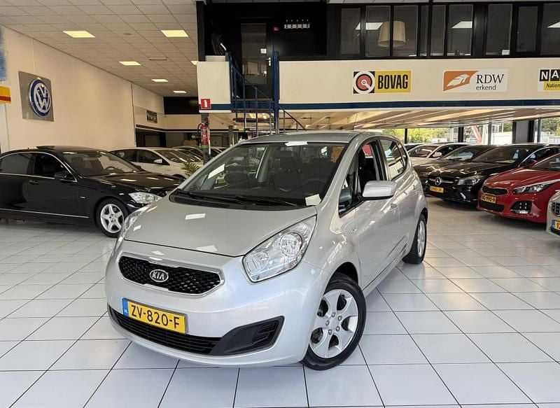 Grijs Gebruikt 2012 Kia Venga Hatchback | € 8.150 (Goede deal) - Afbeelding 1/4