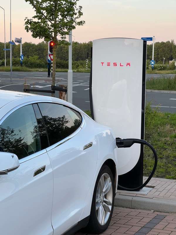 Wit Gebruikt 2014 Tesla Model S Sedan | € 18.999 - Afbeelding 1/4