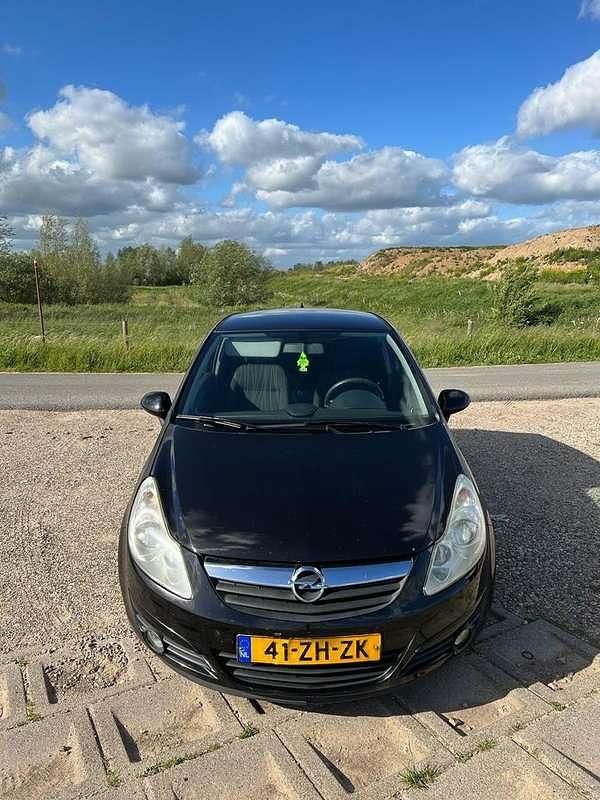 Zwart Gebruikt 2008 Opel Corsa Enjoy MPV | € 700 (Goede deal) - Afbeelding 1/4