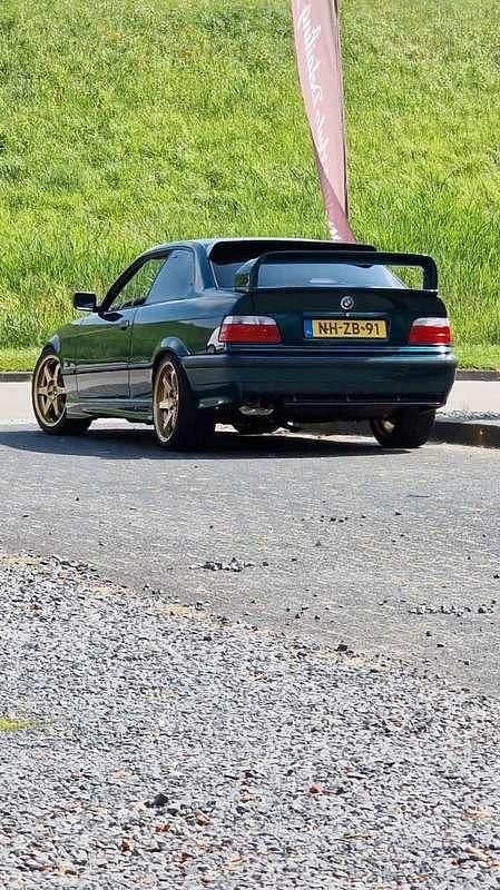 Groen Gebruikt 1996 BMW 325 Coupé | € 15.750 - Afbeelding 1/4