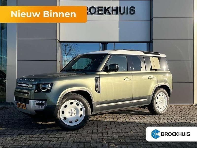 Pangea greenzwart Occasion 2025 Land Rover Defender SE Dynamic SUV | € 94.800 (Super prijs) - Afbeelding 1/4