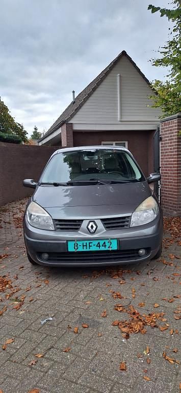 Gebruikt 2005 Renault Scénic II Authentique MPV | € 750 (Eerlijke prijs) - Afbeelding 1/4