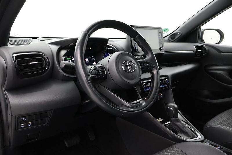 Occasion Toyota Yaris Hybrid Executive 116 PK (85 kW) 2021 Wit Hatchback