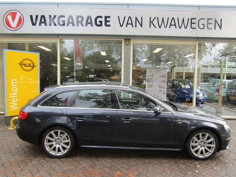 Blauw, metallic lak Gebruikt 2012 Audi A4 S-Line Stationwagen | € 5.900 (Eerlijke prijs) - Afbeelding 1/4