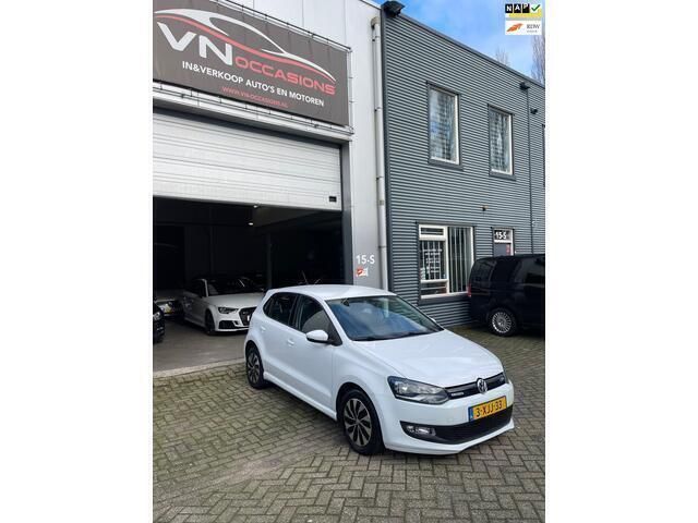 Wit Gebruikt 2014 VW Polo Hatchback | € 6.450 (Eerlijke prijs) - Afbeelding 1/4
