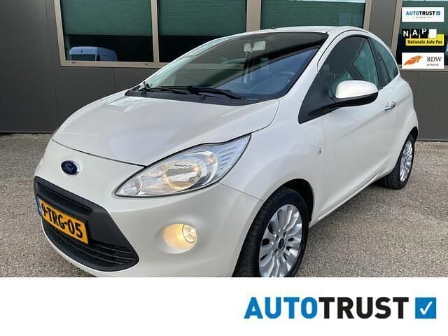 Wit (metallic) Gebruikt 2014 Ford Ka Titanium X Hatchback | € 4.750 (Eerlijke prijs) - Afbeelding 1/4