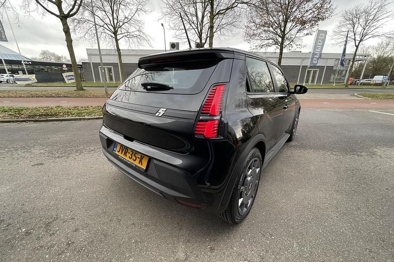 Nieuw Renault R5 Evolution 11 kW (15 PK) 2026 Zwart Hatchback