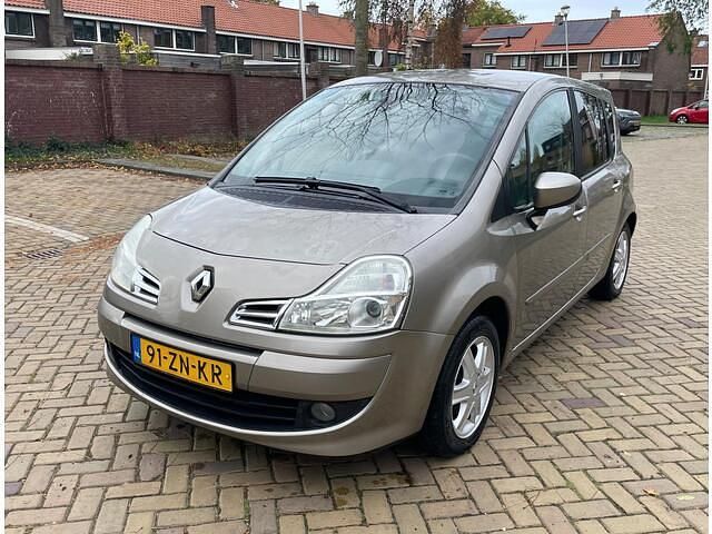 Occasion Renault Grand Modus Dynamique 101 PK (74 kW) 2008 Beige (metallic) MPV