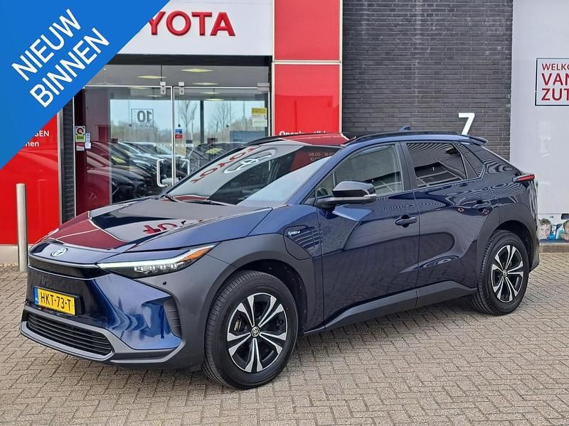 Blauw (metallic) Occasion 2025 Toyota bZ4X SUV | € 34.900 (Super prijs) - Afbeelding 1/4