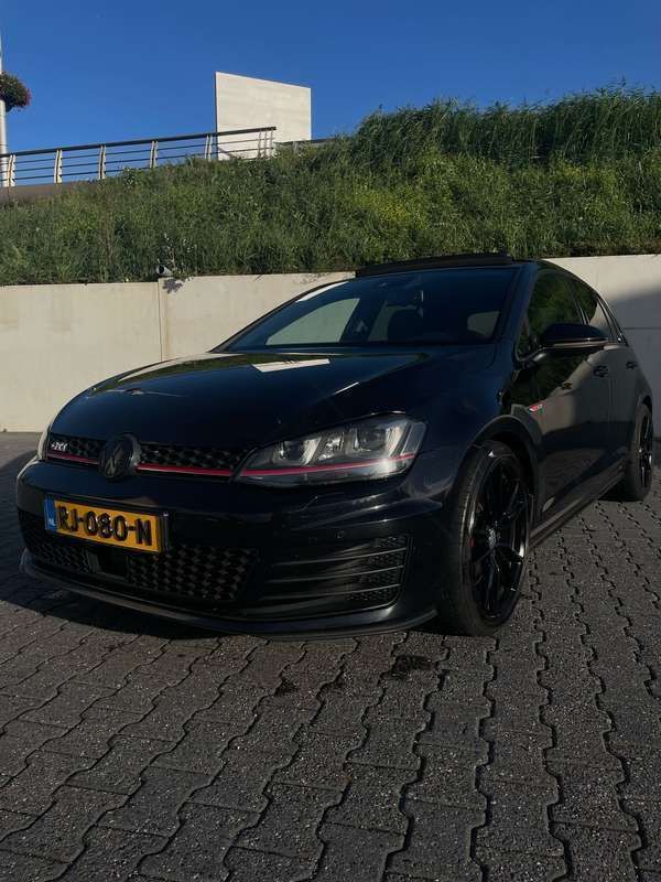 Zwart Gebruikt 2015 VW Golf VII GTI Stationwagen | € 15.550 (Goede deal) - Afbeelding 1/4