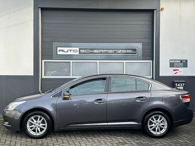 Occasion Toyota Avensis Comfort 147 PK (108 kW) 2011 Grijs (metallic) Sedan