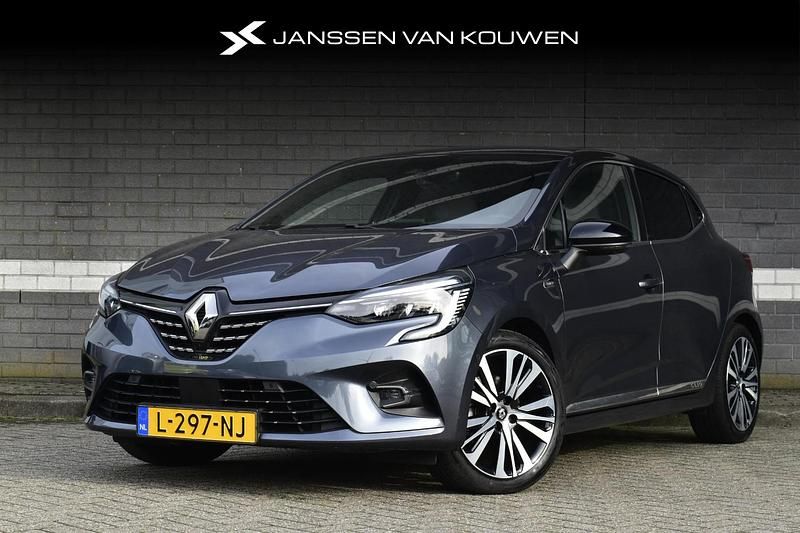 Grijs Gebruikt 2021 Renault Clio V Initiale Paris Hatchback | € 20.395 (Eerlijke prijs) - Afbeelding 1/3