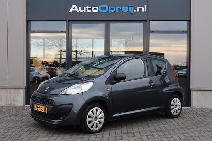 Grijs Gebruikt 2012 Peugeot 107 Access Hatchback | € 4.695 (Duur) - Afbeelding 1/4