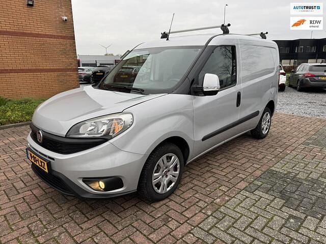 Grijs (metallic) Occasion 2016 Fiat Doblò MPV | € 5.500 (Goede deal) - Afbeelding 1/4