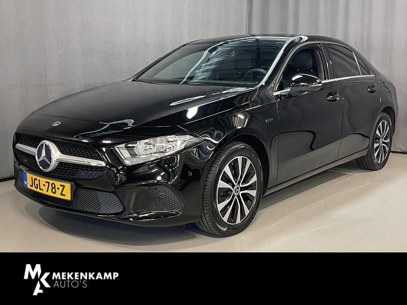 Zwart Gebruikt 2020 Mercedes A250 Sedan | € 23.950 (Super prijs) - Afbeelding 1/4