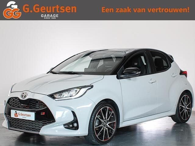Grijs Gebruikt 2022 Toyota Yaris Sport Hatchback | € 24.295 (Goede deal) - Afbeelding 1/4