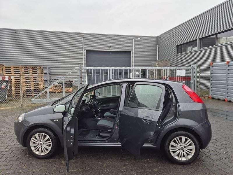 Grijs Gebruikt 2008 Fiat Punto Dynamic Hatchback | € 1.600 (Goede deal) - Afbeelding 1/4