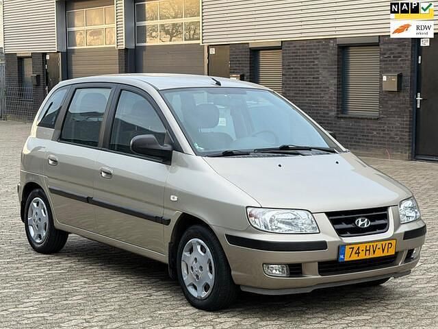 Bruin (metallic) Gebruikt 2002 Hyundai Matrix MPV | € 1.199 (Eerlijke prijs) - Afbeelding 1/4