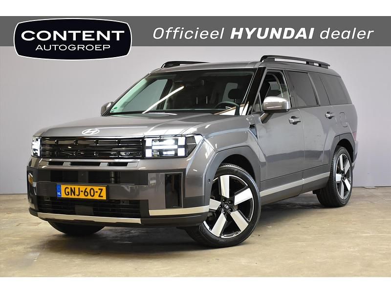 Grijs Occasion 2024 Hyundai Santa Fe Premium SUV | € 53.940 - Afbeelding 1/4