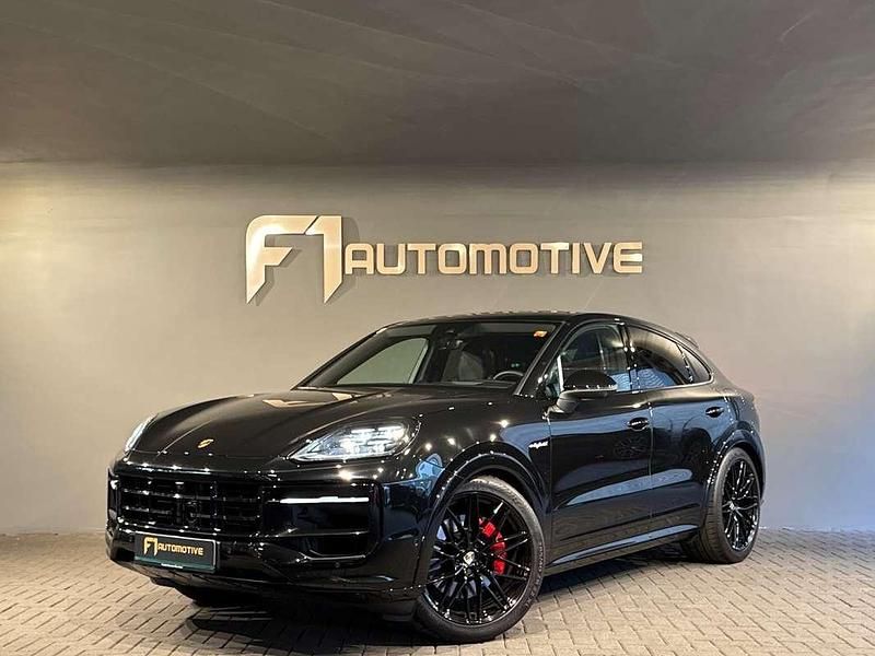 Zwart Occasion 2025 Porsche Cayenne SUV | € 132.900 (Duur) - Afbeelding 1/3