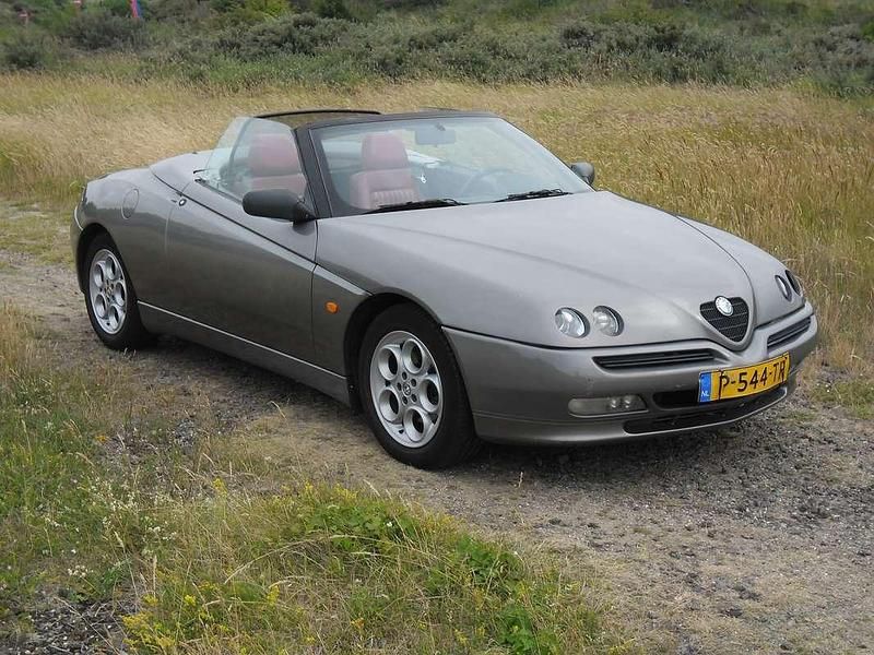 Occasion Alfa Romeo Spider 150 PK (110 kW) 1996 Grijs Cabriolet