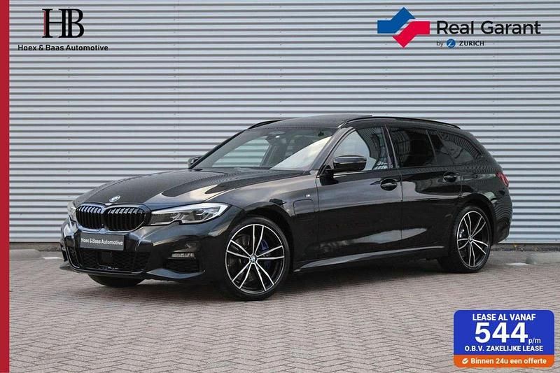 Zwart Gebruikt 2020 BMW 330e Executive Stationwagen | € 33.945 (Iets duurder) - Afbeelding 1/4