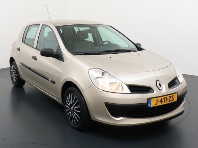 Bruin Gebruikt 2006 Renault Clio II Dynamique Hatchback | € 2.499 (Eerlijke prijs) - Afbeelding 1/4