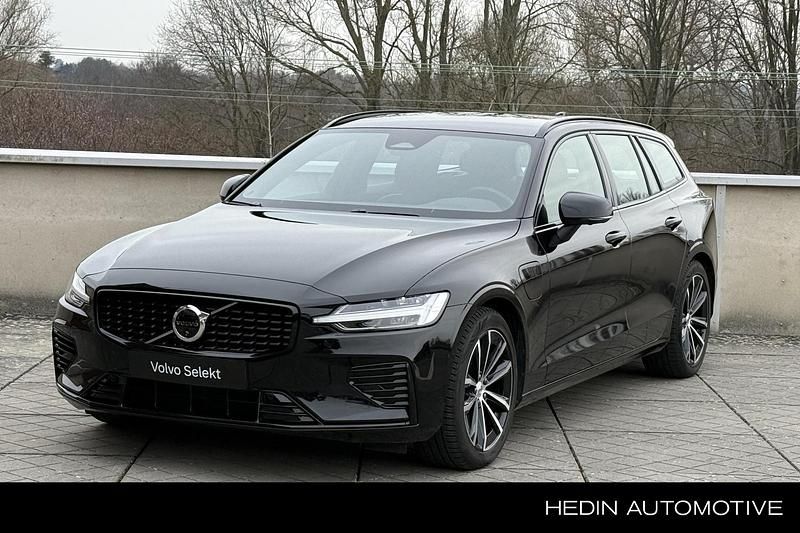 Zwart Occasion 2025 Volvo V60 Plus Stationwagen | € 44.995 (Iets duurder) - Afbeelding 1/4