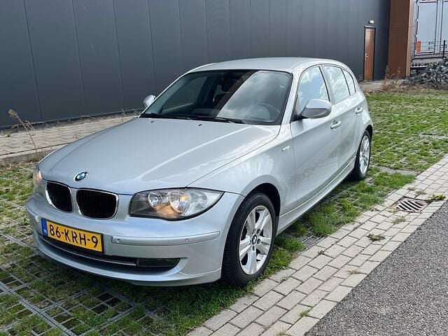 Grijs Gebruikt 2010 BMW 116 Hatchback | € 3.250 (Goede deal) - Afbeelding 1/4