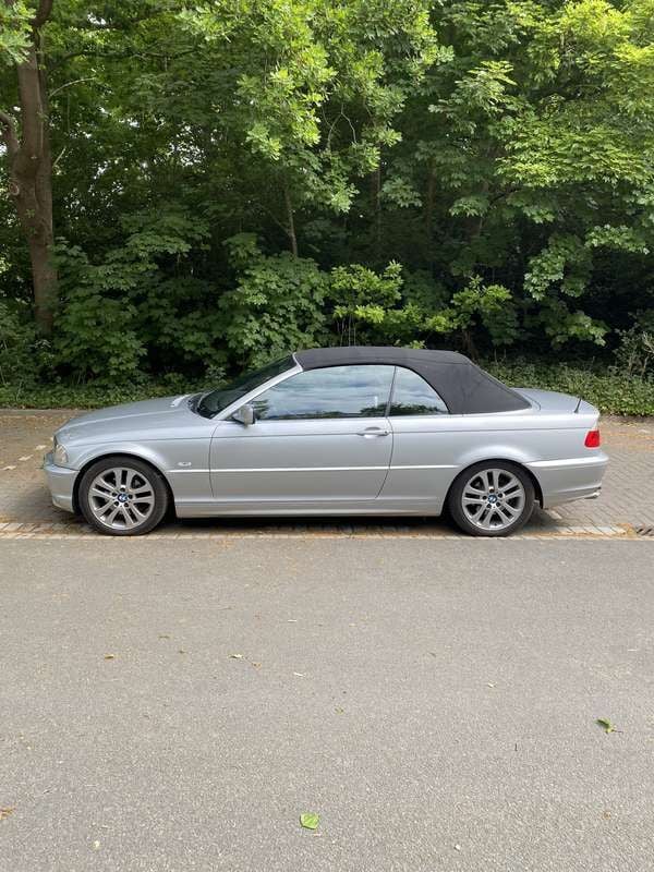Grijs Gebruikt 2001 BMW 325 Cabriolet Executive Cabriolet | € 11.500 (Eerlijke prijs) - Afbeelding 1/4