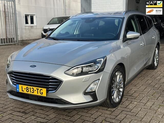 Grijs Gebruikt 2019 Ford Focus Business Edition Stationwagen | € 10.950 (Super prijs) - Afbeelding 1/4