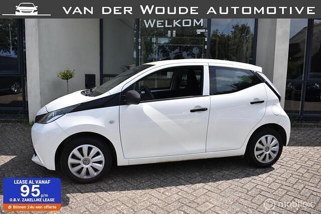 Wit Gebruikt 2017 Toyota Aygo Hatchback | € 6.999 (Goede deal) - Afbeelding 1/4