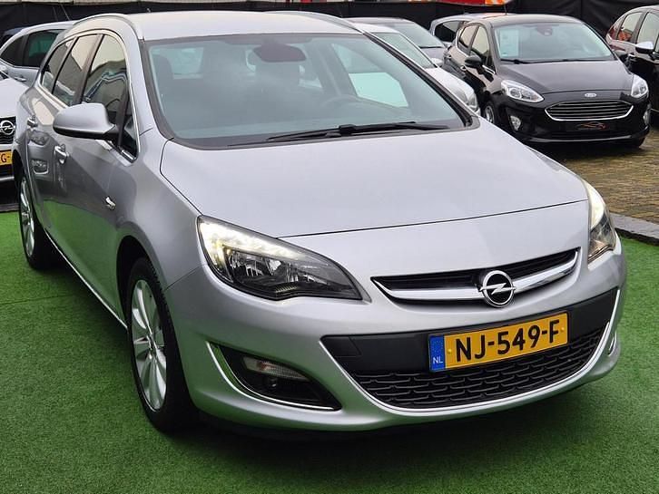 Occasion Opel Astra Edition 101 PK (74 kW) 2016 Zilver Stationwagen