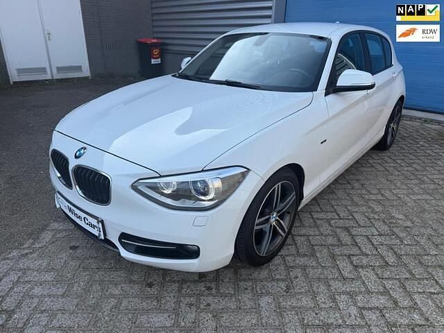 Wit Gebruikt 2012 BMW 116 Comfort Edition Hatchback | € 7.750 (Eerlijke prijs) - Afbeelding 1/4