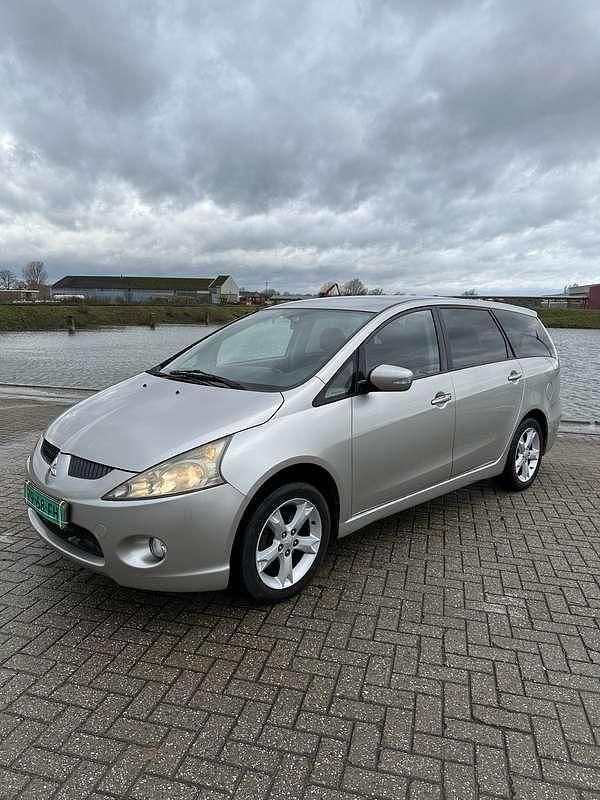Grijs Gebruikt 2008 Mitsubishi Grandis Intense MPV | € 3.450 (Eerlijke prijs) - Afbeelding 1/4
