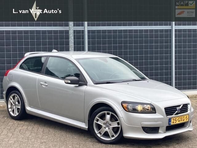 Grijs, metallic lak Gebruikt 2008 Volvo C30 Hatchback | € 3.950 (Eerlijke prijs) - Afbeelding 1/4