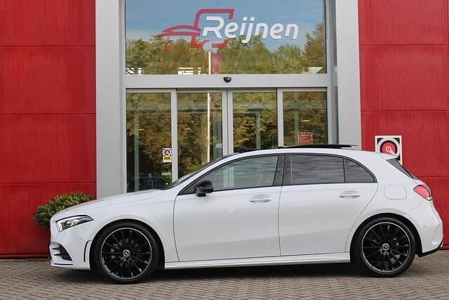 Occasion Mercedes A180 AMG line 136 PK (100 kW) 2022 Wit Hatchback