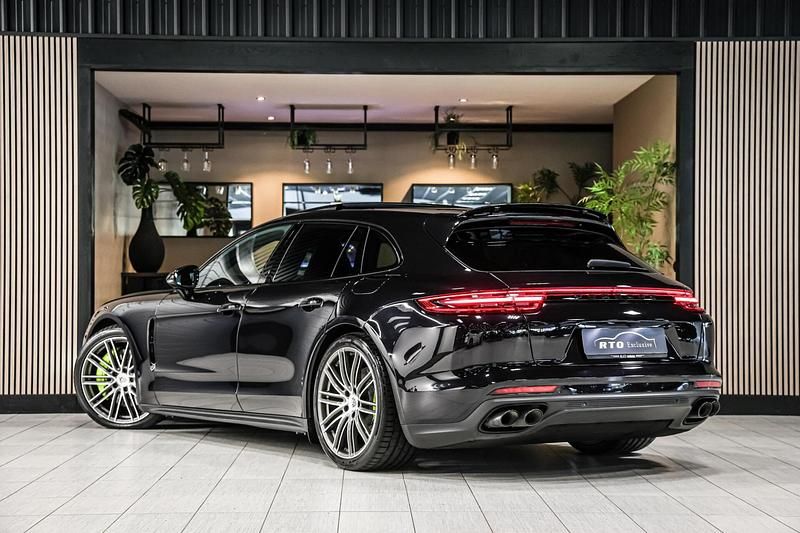 Occasion Porsche Panamera Sport Turismo 461 PK (339 kW) 2019 Zwart Sedan