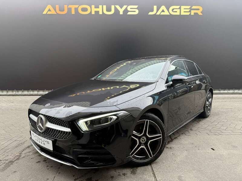 Zwart, metallic lak Gebruikt 2021 Mercedes A250 Business Hatchback | € 27.950 (Eerlijke prijs) - Afbeelding 1/4
